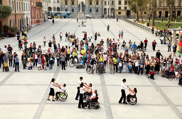 Diham ples, Flash Mob dogodek, Plesna šola Kazina, Civitas Elan, Evropski teden mobilnosti, Kongresni trg, LJ | Tjaša Zajc