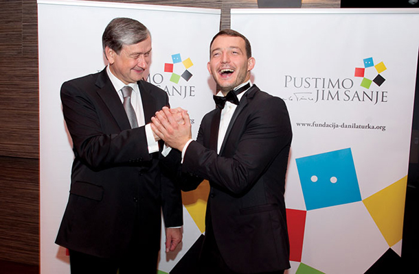 Dobrodelni koncert fundacije »Pustimo jim sanje«, katerega izkupiček je namenjen pomoči otrokom, žrtvam nasilja, Cankarjev dom, LJ: Danilo Türk, soustanovitelj in predsednik programskega sveta ter gost raper Zlatko