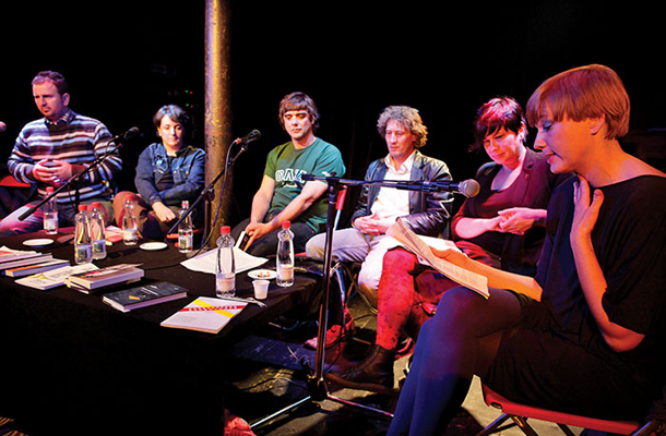 Literarna branja: Bekim Sejranović, BiH, Elizabeta Bakovska, MK, Jeton Neziraj, Kosovo Olja Savičević Ivanević, HR, Katja Kobolt, voditeljica, Cross Border Experience, Menza pri koritu, Metelkova, LJ | Miha Fras